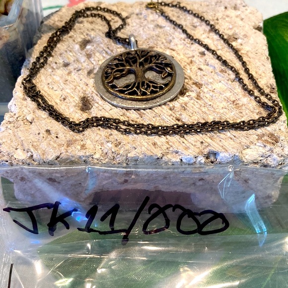Gorgeous Bronze Jewel Kade Tree of Life necklace Pendant 1.50” round NIP MINT - Picture 5 of 5
